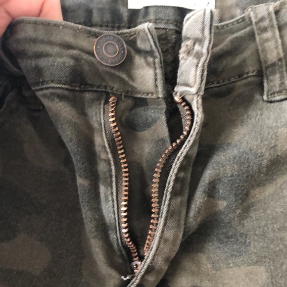 Girls jeans Camouflage Green Jeans 👖 - Picture 6 of 6